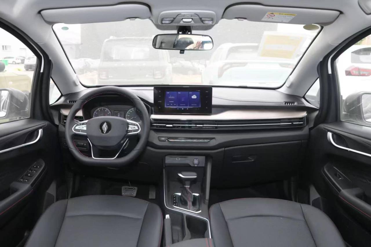 GEELY LIVAN X3 PRO 2025 1.5 113CH ch boite auto et en boite manuelle