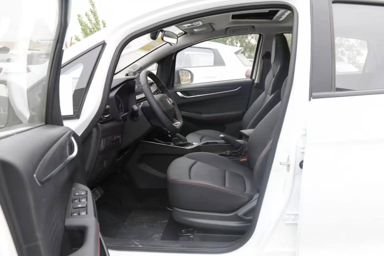 GEELY LIVAN X3 PRO 2025 1.5 113CH ch boite auto et en boite manuelle